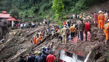 ഹിമാചൽ മഴക്കെടുതി: മരണം 74 ആയി, 10000 കോടിയുടെ നാശനഷ്ടം