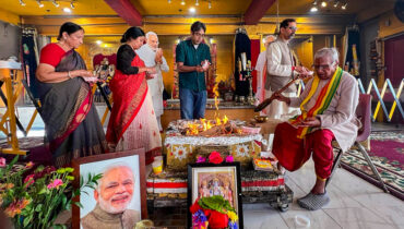 മോദിയുടെ വിജയത്തിനായി സിലിക്കന്‍വാലിയിലെ‍ ക്ഷേത്രത്തില്‍ ഹോമം: ഓവര്‍സീസ് ഫ്രണ്ട്സ് ഓഫ് ബിജെപിയാണ് അമേരിക്കയില്‍ മോദിക്കായി ഹോമം നടത്തി പ്രാര്‍ത്ഥിച്ചത്