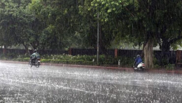 സംസ്ഥാനത്ത് ഇന്ന് തീവ്ര മഴയ്ക്ക് സാധ്യത,4 ജില്ലകളില്‍ ഓറഞ്ച് അലര്‍ട്ട്; കാലവര്‍ഷം ഉടനെത്തും