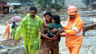 ആവർത്തിക്കപ്പെടുന്ന ദുരന്തം: പുത്തുമല, പെട്ടിമുടി, ഒടുവിൽ വെള്ളരിമല, ചൂരൽ മല.. എന്തുകൊണ്ട് ഈ  മലകൾ ഇല്ലാതാകുന്നു? എന്താണ് ഗാഡ്ഗിൽ പറഞ്ഞത്