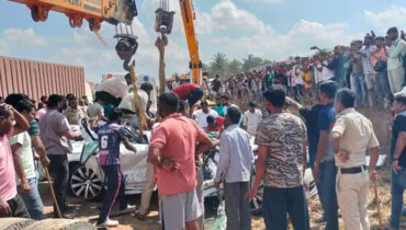 കാറിനു മുകളിലേക്ക് കണ്ടെയ്‌നര്‍ ലോറി മറിഞ്ഞ് ദാരുണ അപകടം; അഛനും അമ്മയും നാലുകുട്ടികളും കണ്ണീരോര്‍മ്മ